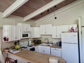 Building Photo - Winter 2026/27 Top floor end unit | 2 bed / 2 bath + loft