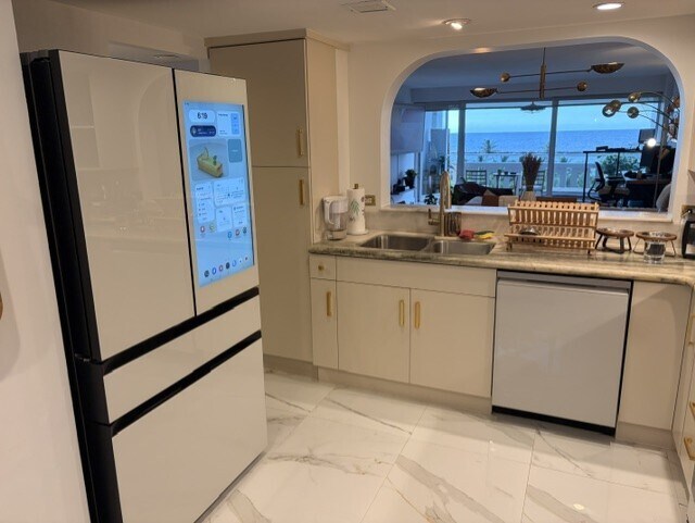 Building Photo - 2000 S Ocean Dr