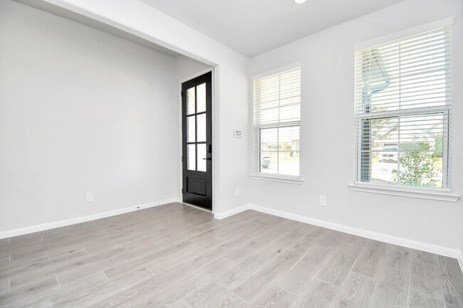 Building Photo - 19807 Palomino Pr Trl