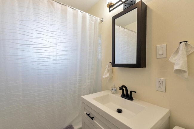 Building Photo - 4417 N 21st St