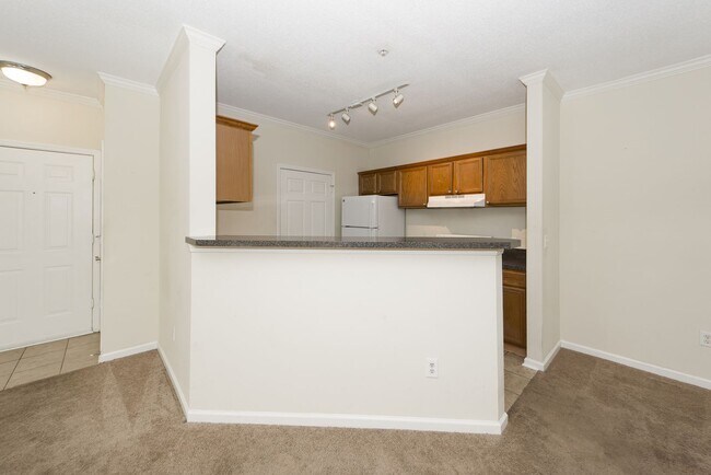 Building Photo - 2 Bedroom 1 Bath Condo in Concord West of the Ashely - West Ashley