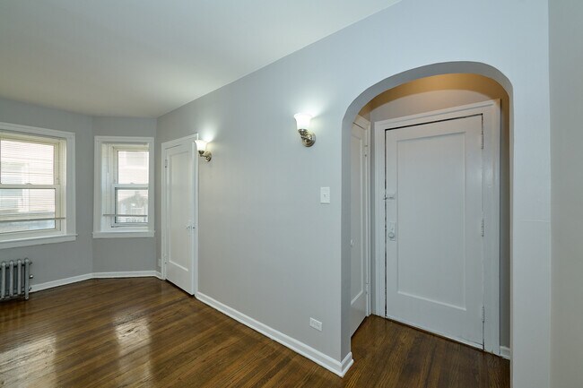 Building Photo - 6322 N Albany Ave