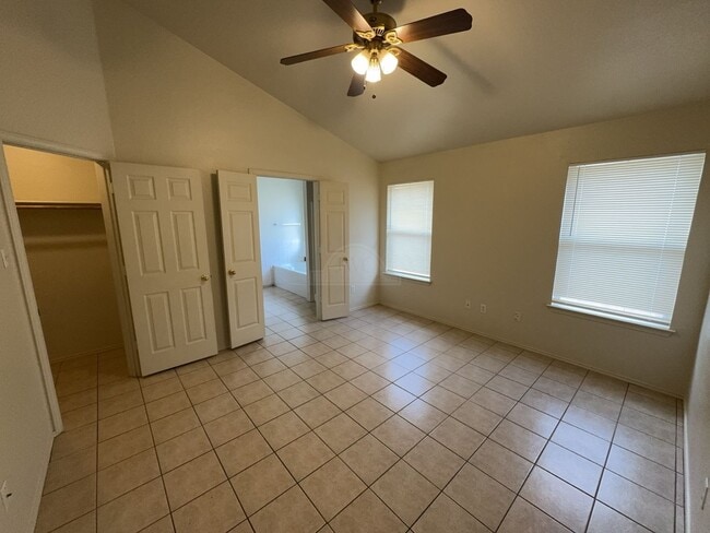 Building Photo - 1604 Grey Fox Trail