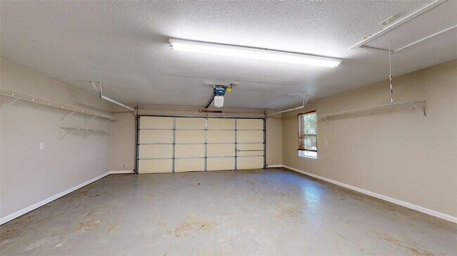 Building Photo - 2301 White Wing