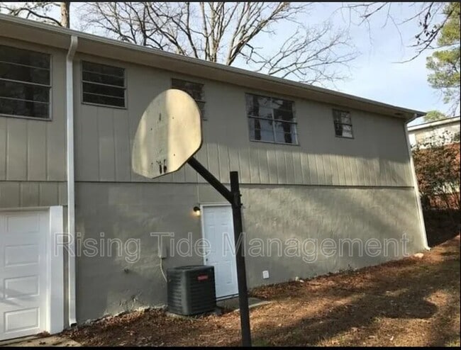 Building Photo - 245 Tanglewood Cir NE