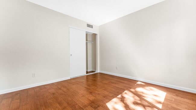 Building Photo - Beautiful Mountain Condo. 3 Bed-2Bath