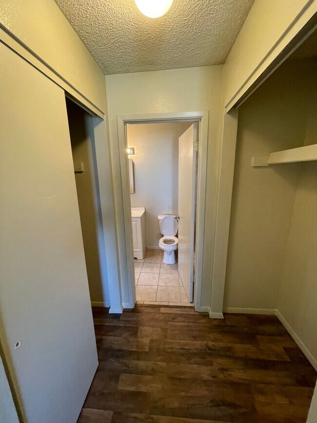 Building Photo - 4 bedroom Home in Yuma Valley for Rent!