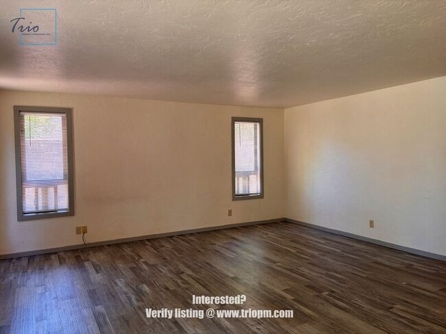 Building Photo - 2582 L St