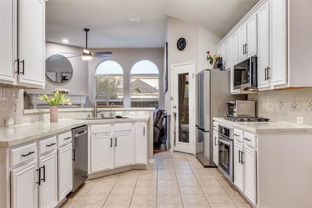 Building Photo - 2013 Knights Ct