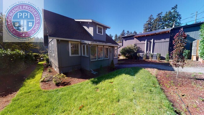 Building Photo - First Addition - Craftsman Style, Across From George Roger's Park