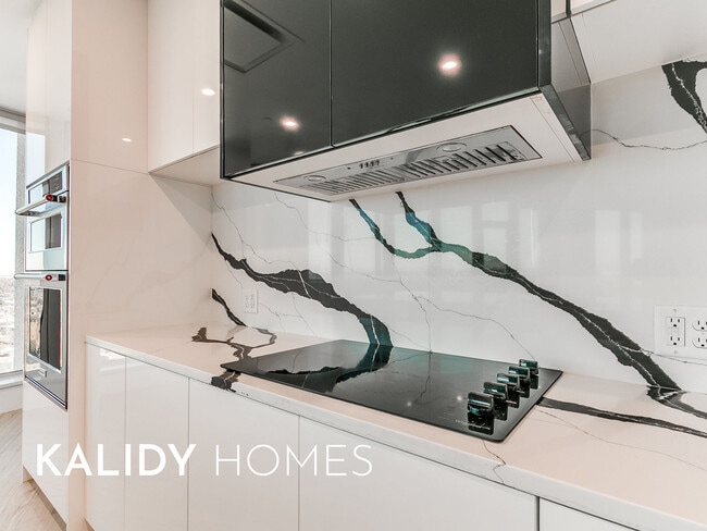 Building Photo - 5900 Mosteller Dr