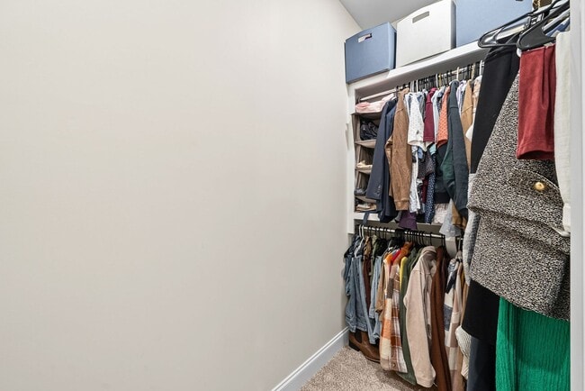 Building Photo - Gorgeous 3 Bedroom Pet Friendly Home For Rent in Pleasant View