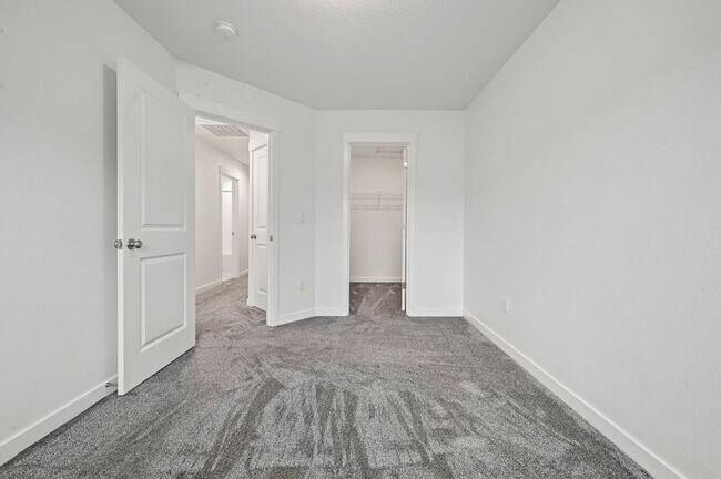 Building Photo - 18006 NE 47th Ave