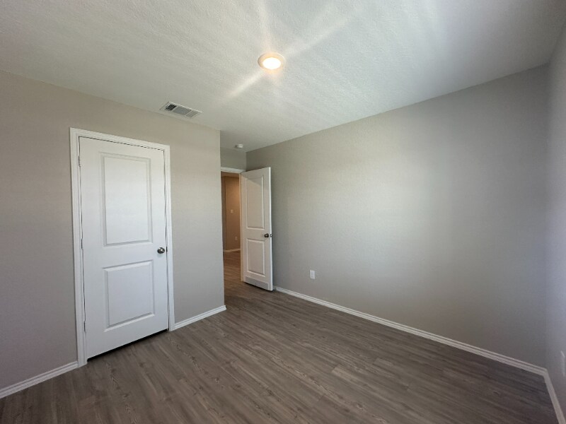 Building Photo - 9951 Flax Ml Dr