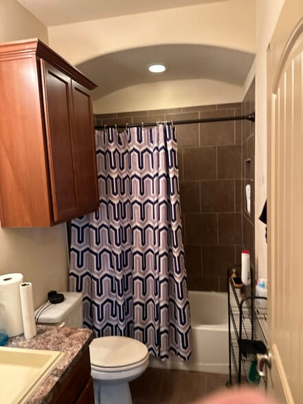 Building Photo - 608 Poncho Ln