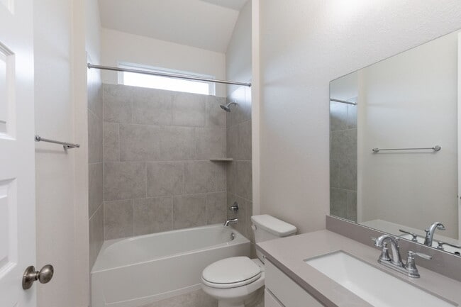 Building Photo - 3804 Sandhill Crane Dr