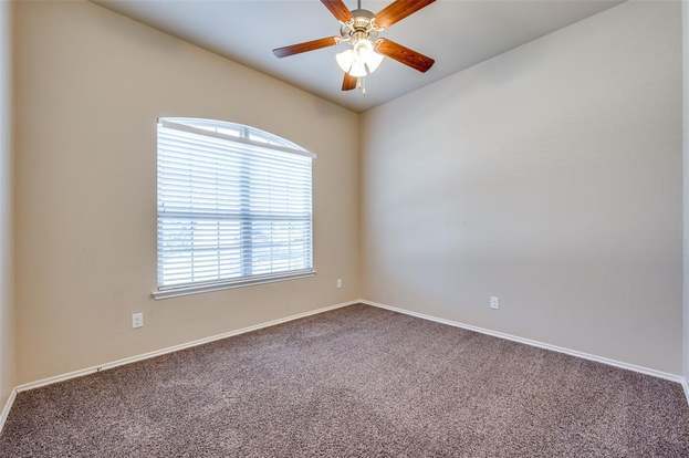 Building Photo - 2025 Lake Vista Dr