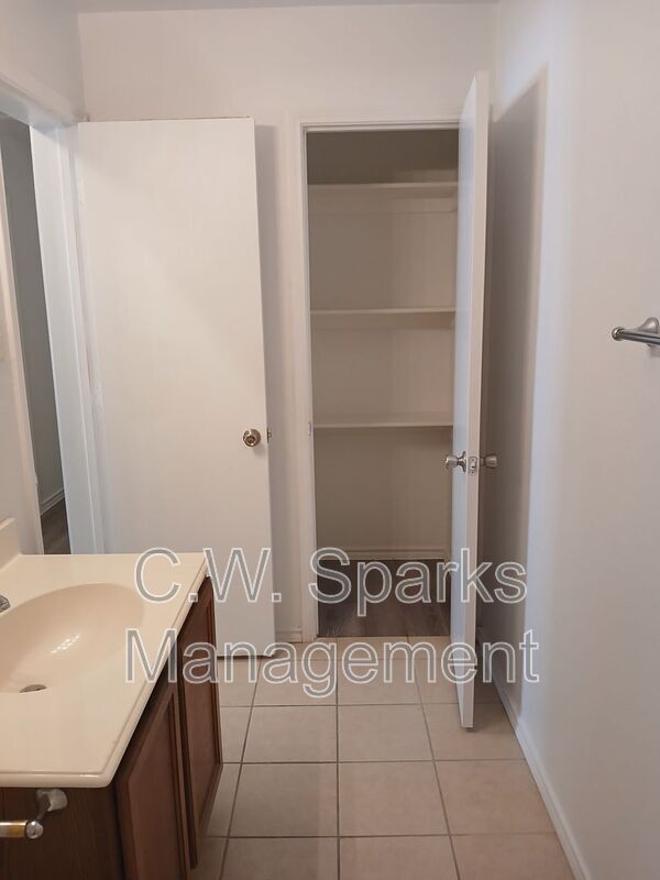 Building Photo - 13655 Biggs St