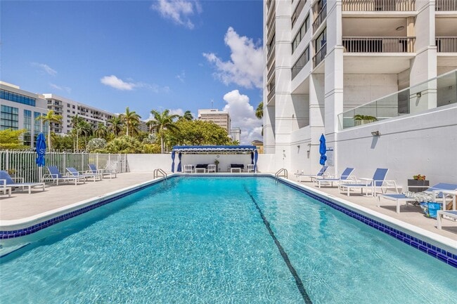 Building Photo - 400 N Flagler Dr
