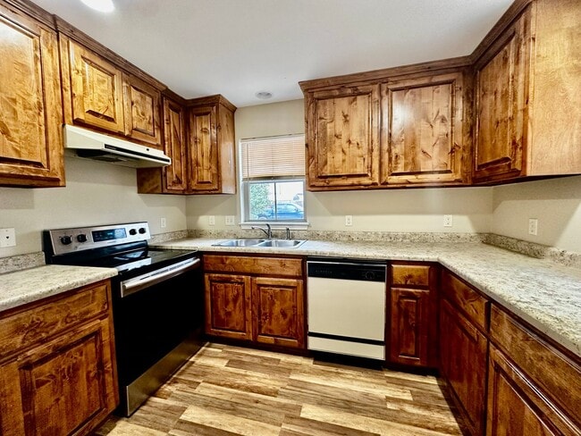 Building Photo - 2/1 Home