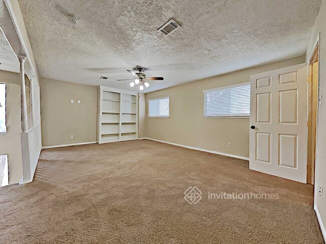 Building Photo - 15027 Pebble Bend Dr