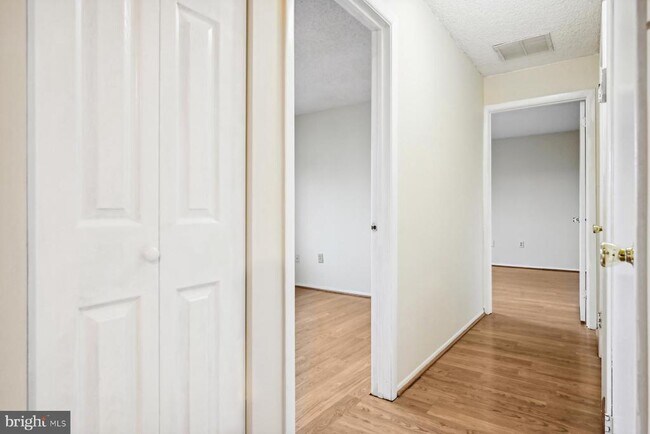 Building Photo - 1607 Aspen Dr
