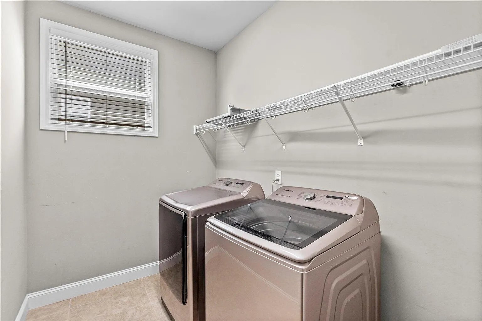 Building Photo - 8574 Daju Ct