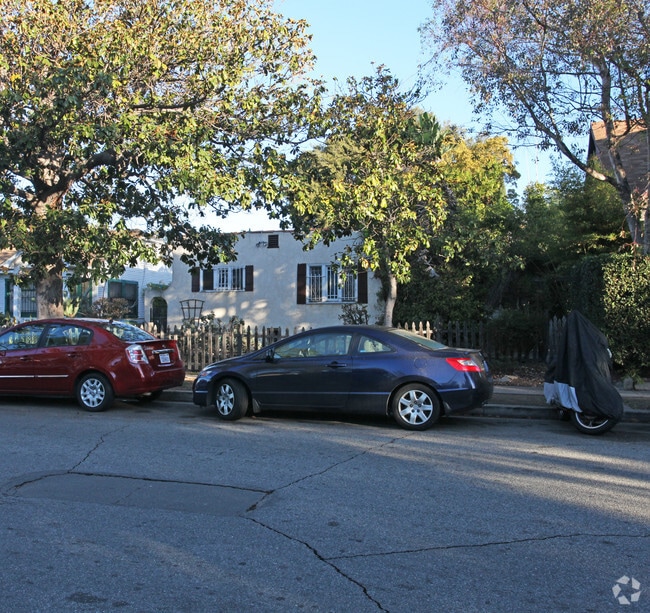 Building Photo - 4551-4553 1/2 Melbourne Ave