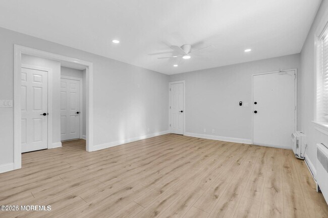 Building Photo - 283 Spring St