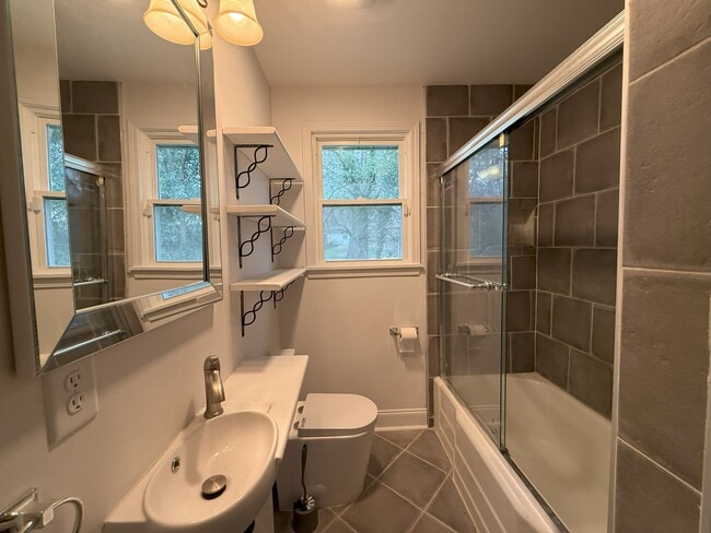 Building Photo - 2763 Catalina Ave