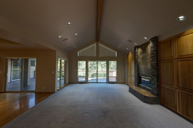 Building Photo - 2759 NW Champion Cir
