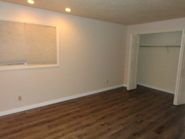 Building Photo - 954 Schneitter Cir
