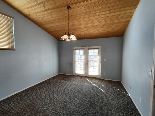 Building Photo - Move-In Ready 3-Bedroom Cabin-Style Home with Huge Yard, Deck & Garage in Pine Mountain Club