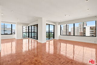 Building Photo - 10724 Wilshire Blvd