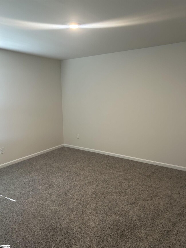 Building Photo - 341 Silicon Dr