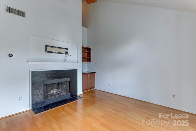 Building Photo - 501 Olmsted Park Pl