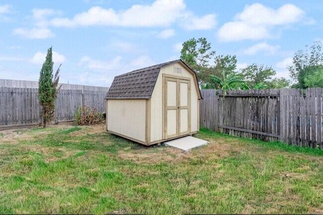 Building Photo - 10638 Desert Springs Cir