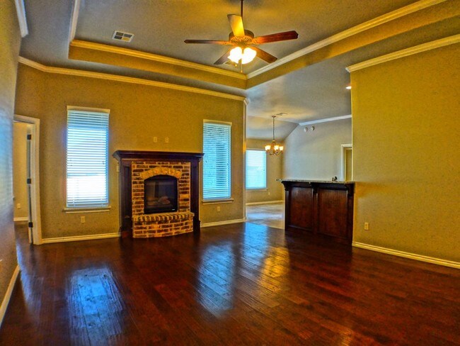 Building Photo - 724 Abilene Way