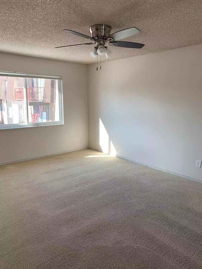 Building Photo - 10150 E Virginia Ave