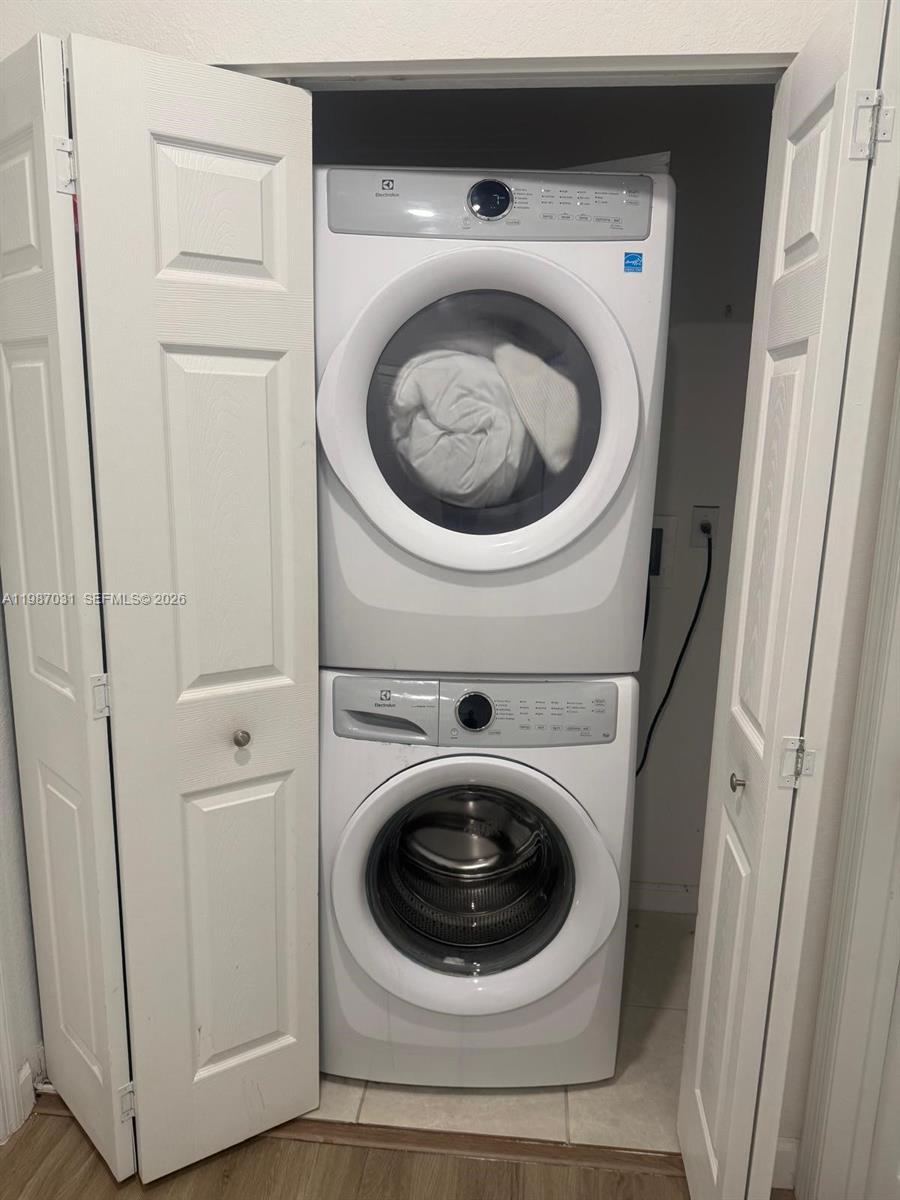 Building Photo - 522 SW 19th Way