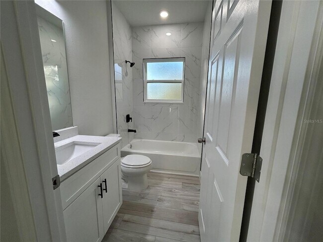 Building Photo - 2097 W Hampshire Blvd