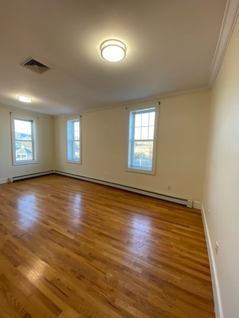 Building Photo - Bedford Apartments