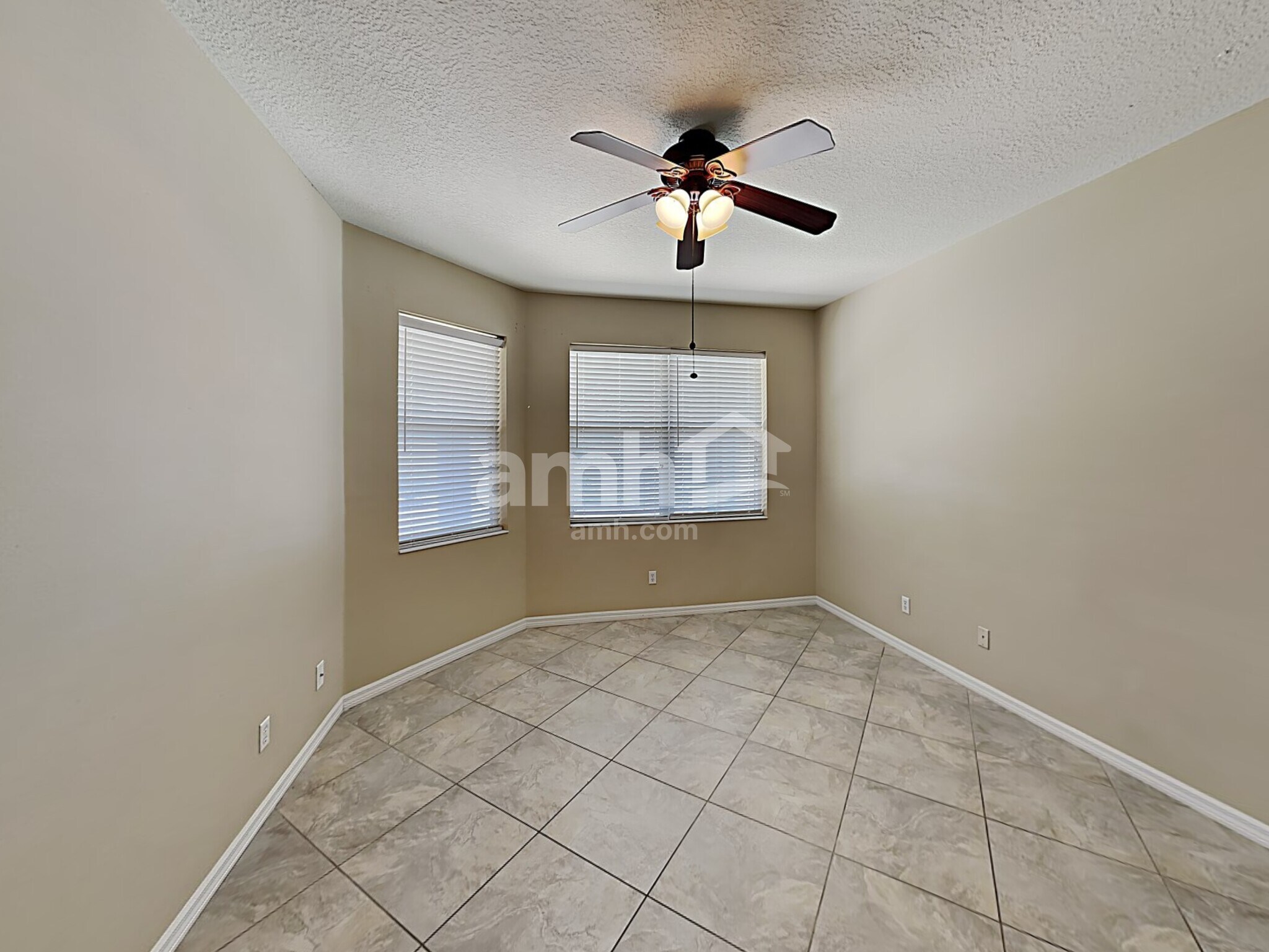 Building Photo - 3106 43rd Ave E