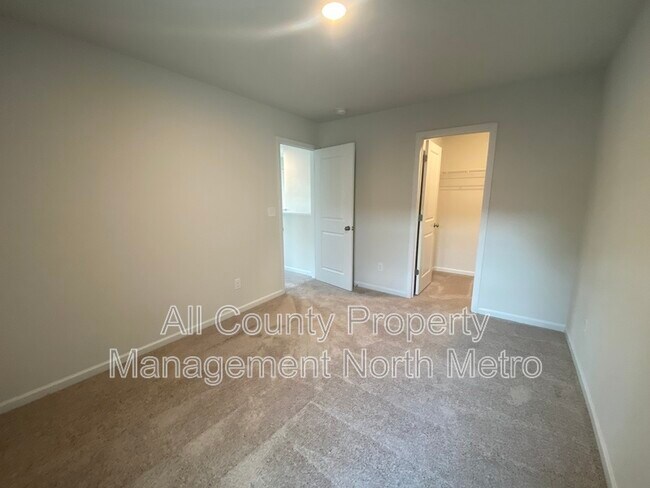 Building Photo - 5340 Melbourne Ln