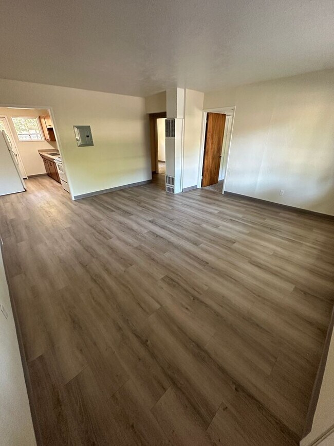 Building Photo - (474) 15th Street Apartments - 2 Bedroom /...