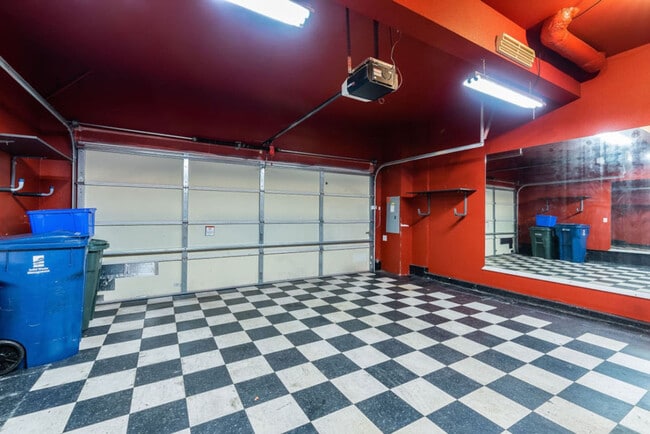 Building Photo - 2325 S G St