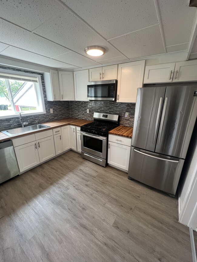 Building Photo - 315 E Park Dr