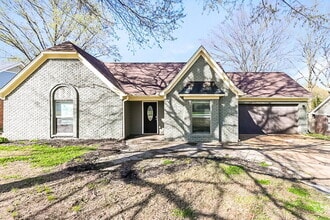 Building Photo - 9898 Sequoia Ln