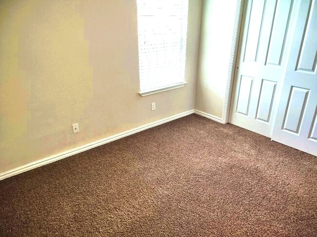 Building Photo - Dazzling Two Story Westside Home With Refrigerated Air Located In Quiet Neighborhood