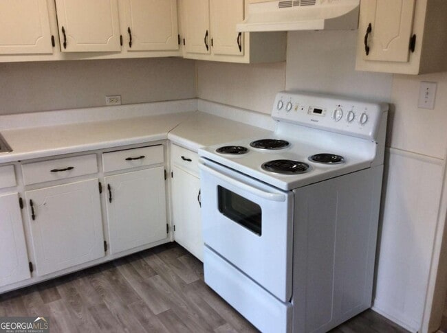 Building Photo - 105 E Mimosa Dr